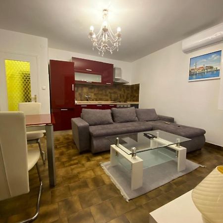 포레치 Apartman Nela 아파트 외부 사진